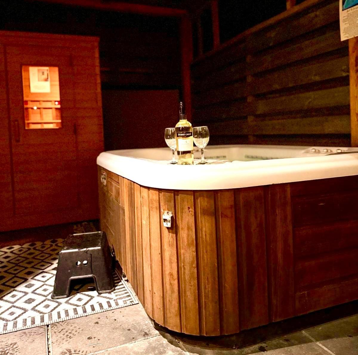 Tiny House With Sauna & Jacuzzi Near Amsterdam Vijfhuizen Exterior foto